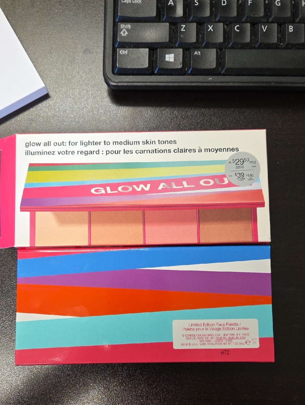 Clinque Glow all Out Limited Edition Face Palette for Light to Medium Skin NWT - Picture 4 of 8